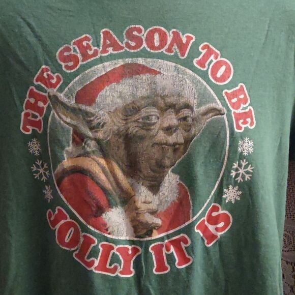 Star Wars Yoda Santa Green Red‎ T-shirt Size L The Season To Be Jolly It Is - Picture 2 of 6